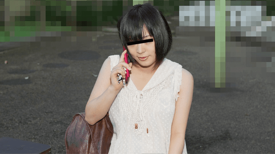 121024_01 - Cô gái trẻ bị nghi ngờ là có quan hệ tình dục với ai đó